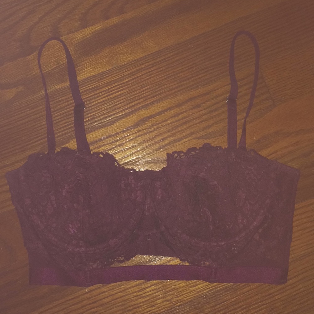 Unworn Removable Strap VS Bra
